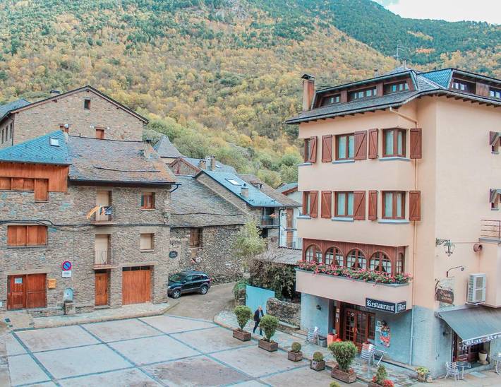 Hôtel pour 3 personnes, avec terrasse à Alins - 4