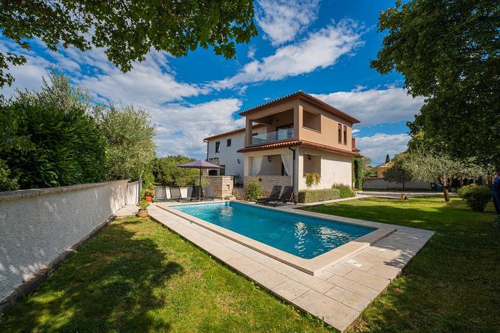 Villa für 10 Personen, mit Pool und Garten, mit Haustier in Marčana