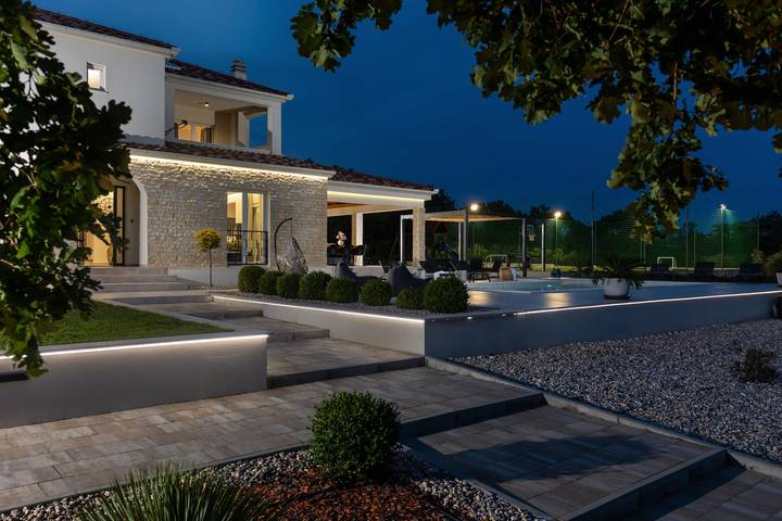 Villa für 10 Personen, mit Balkon und Terrasse sowie Garten in Zadar - 4