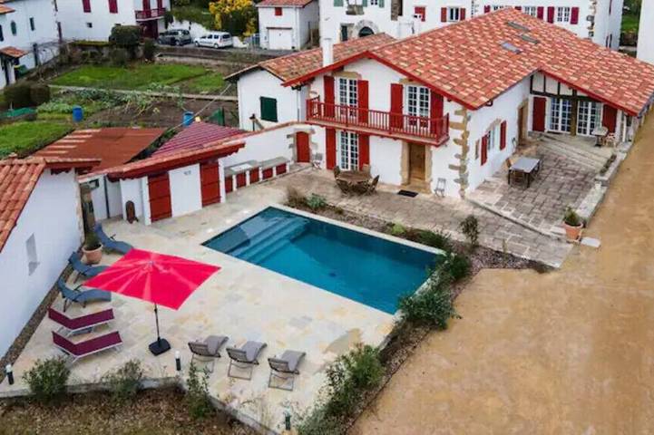 Maison de vacances pour 14 personnes, avec balcon à Espelette