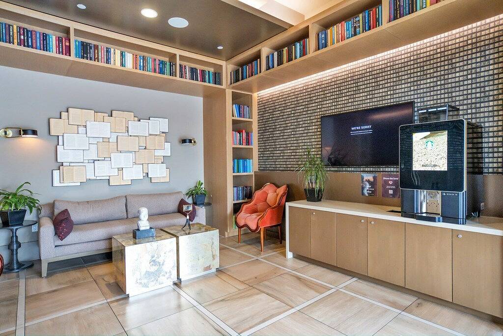 Ganze Wohnung, Deluxe Redwood City 1Br w/ W/D, Gym, Bbq, walk to Caltrain, by Blueground in Redwood City, Silicon Valley