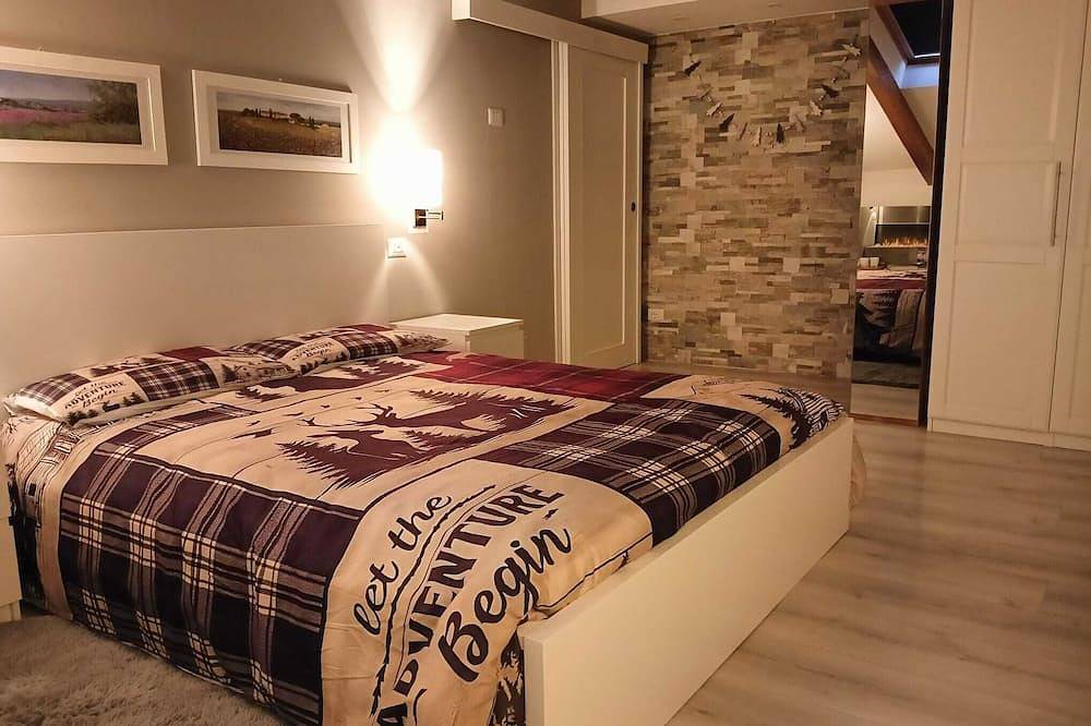 Appartamento intero, Elegante mansarda con vista Dolomiti, relax e natura a Levico Terme. in Levico Terme, Lago di Caldonazzo