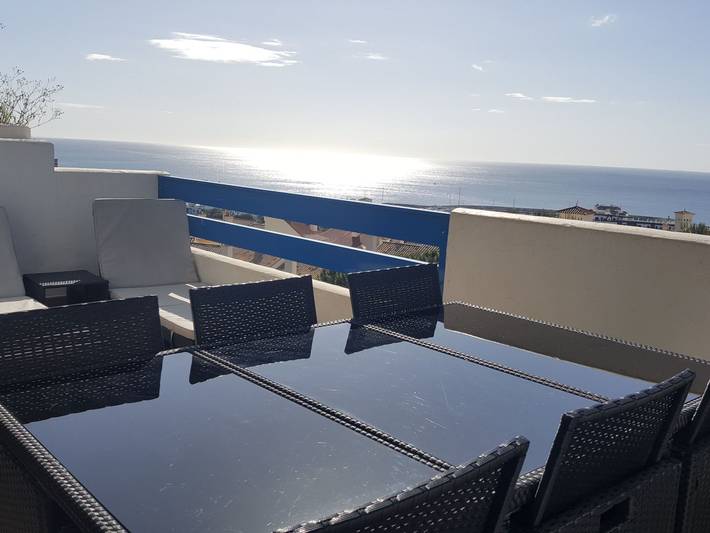 Holiday rental for 5 people, with garden and balcony as well as pool in La Duquesa