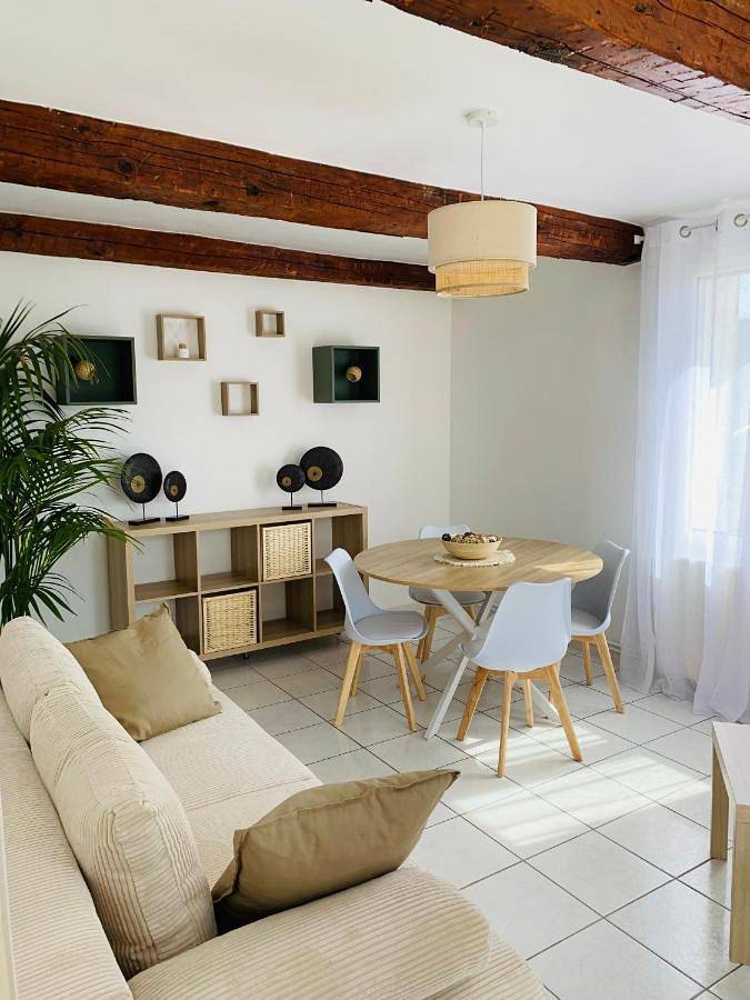 Gîte pour 4 personnes, avec Terrasse et Jardin ainsi que Piscine et Vue à Bras-d'Asse - 3