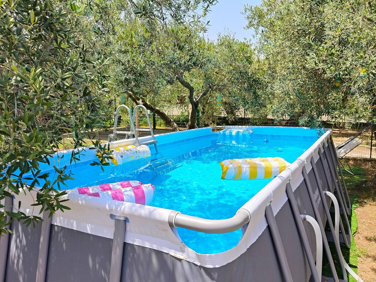 Ganze Wohnung, Apartment 'Vanedda di Mari - Casa Nespolo' mit gemeinsamer Terrasse, Wlan & Klimaanlage in Messina, Messina Provinz