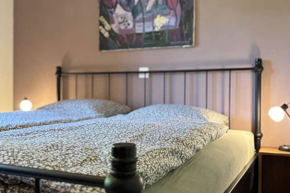 Ganze Wohnung, Gemütliche Wohnung für 3 Leute mit  W-Lan, Tv und Balkon in Fieschertal, Aletsch Arena