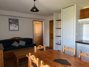 Gîte pour 6 personnes, avec piscine et balcon à Germ