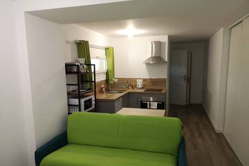 Gîte pour 4 personnes, avec jardin et piscine à Saint-Mitre-les-Remparts