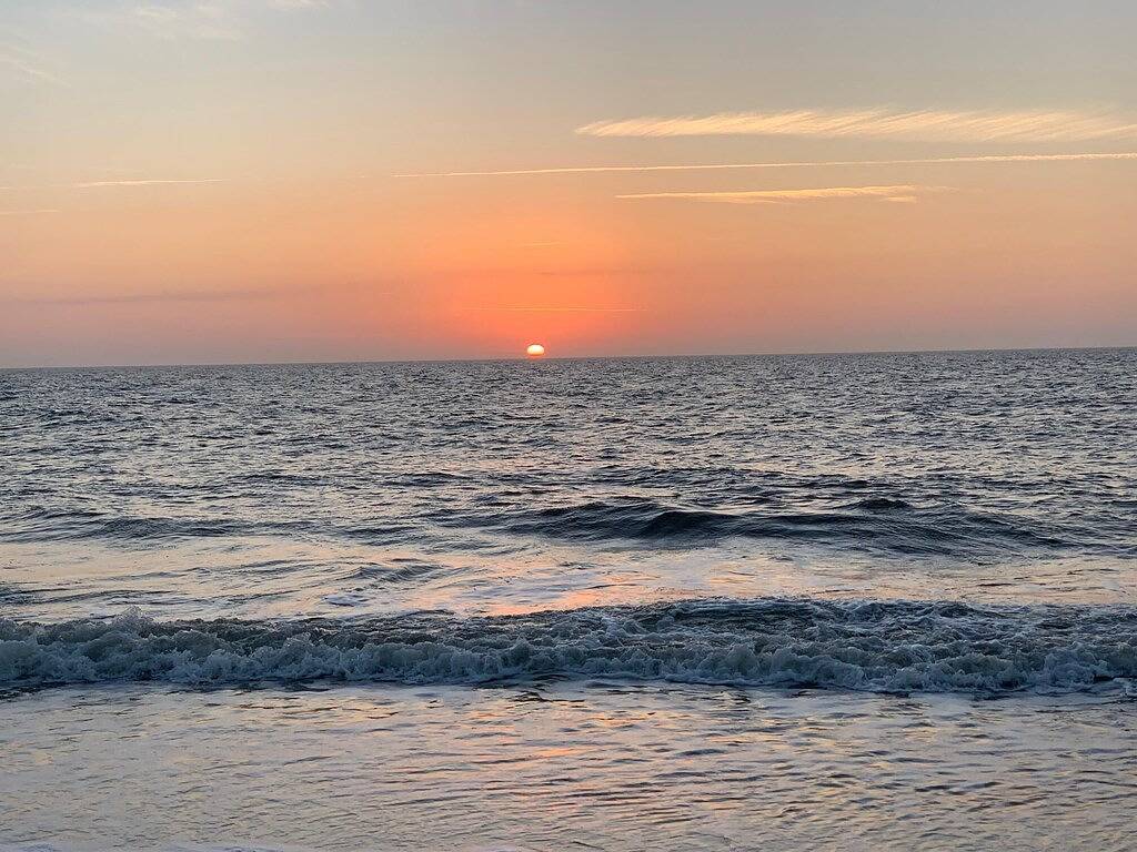 Ganze Wohnung, Oceanfront 3rd Floor Villa at Admiral's Row - Stunning Beach Views in Beaufort County