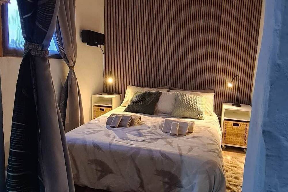 Appartement entier, Apartment with independent entrance, covered patio, outdoor jacuzzi and garden in Rosales, Firgas