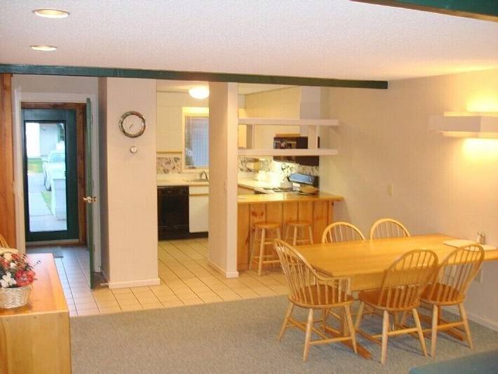 Vacation rental for 6 people, with pool and hot tub in Stowe