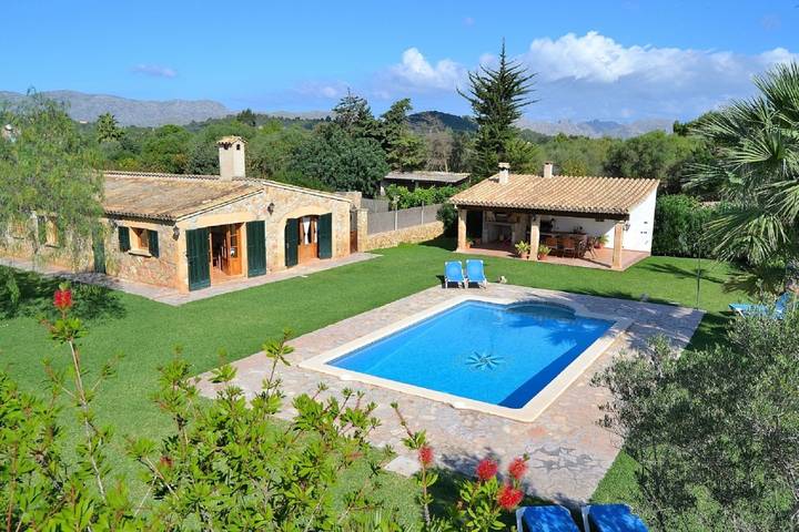 Finca mit Hund für 6 Personen, mit Terrasse und Garten in Pollença