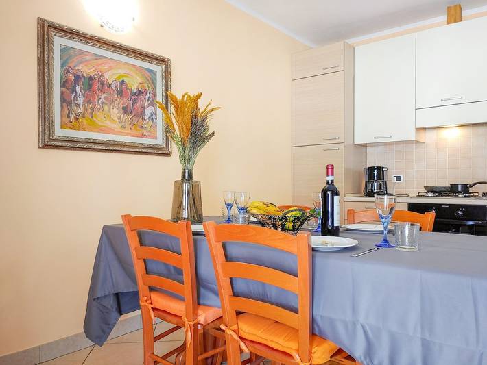 Ferienwohnung für 4 Personen, mit Balkon/Terrasse und Terrasse sowie Garten und Seeblick in Comune di San Siro - 3