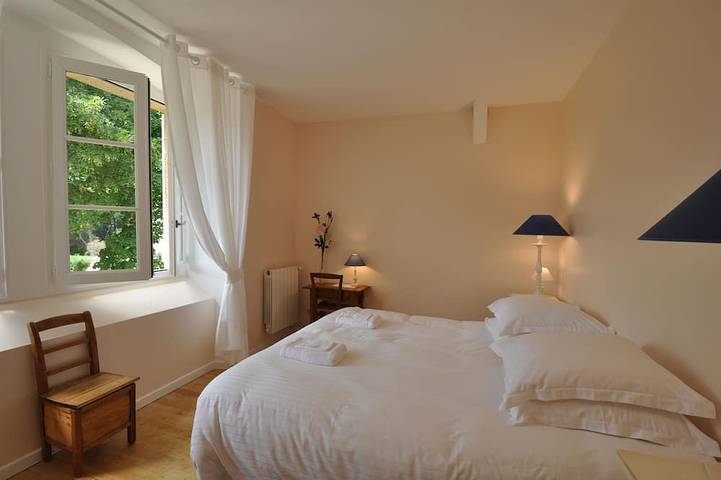 Location de vacances pour 14 personnes, avec jacuzzi ainsi que jardin et piscine à Divajeu - 3