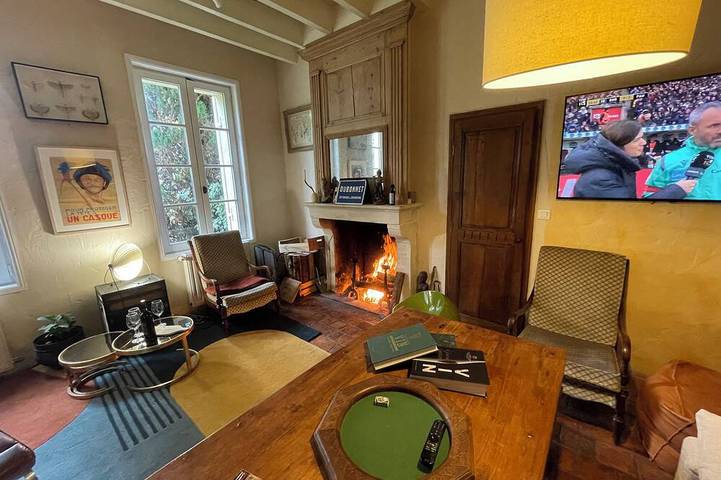 Charming House with Pool, hot tub and Sauna in the Heart of the Saint-Emilion in Saint-Émilion, Región de Libourne