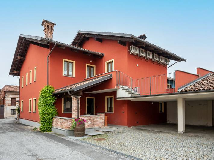 Location de vacances pour 12 personnes, avec Terrasse et Jardin à Narzole