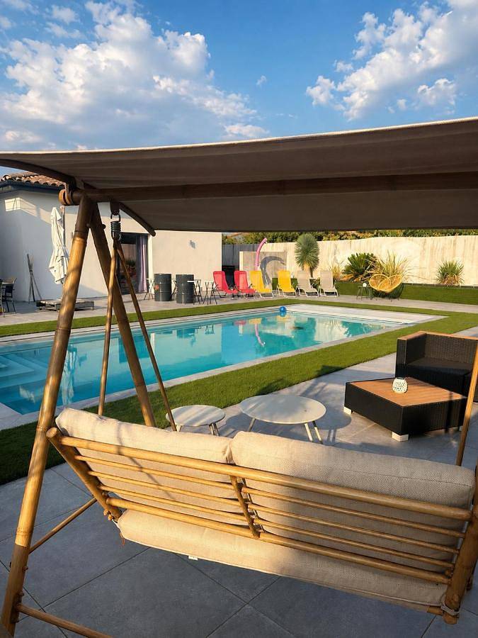 Appartement de vacances pour 3 personnes, avec Terrasse ainsi que Jardin et Piscine
