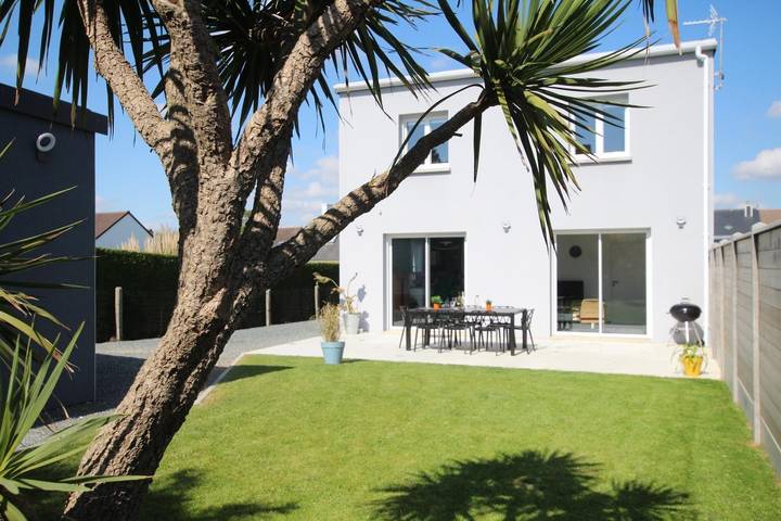 Gîte pour 8 personnes, avec terrasse et jardin, animaux acceptés