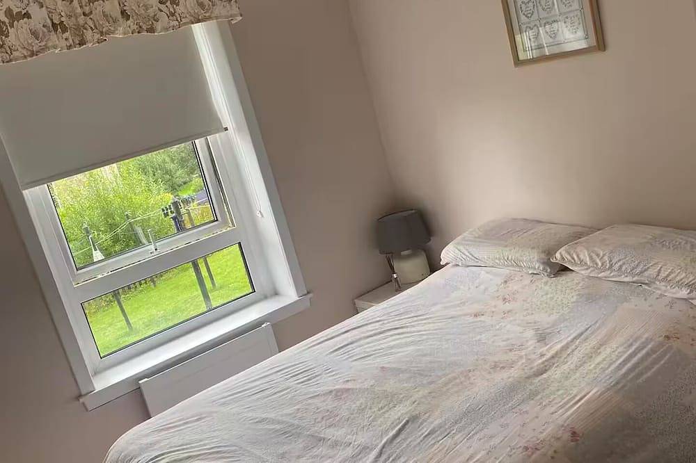 Ganze Wohnung, 2Br flat with Abbey views, private garden and summer house. in Jedburgh, Scottish Borders