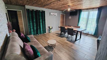 Gîte pour 4 personnes, avec jardin ainsi que balcon et piscine à Caylus