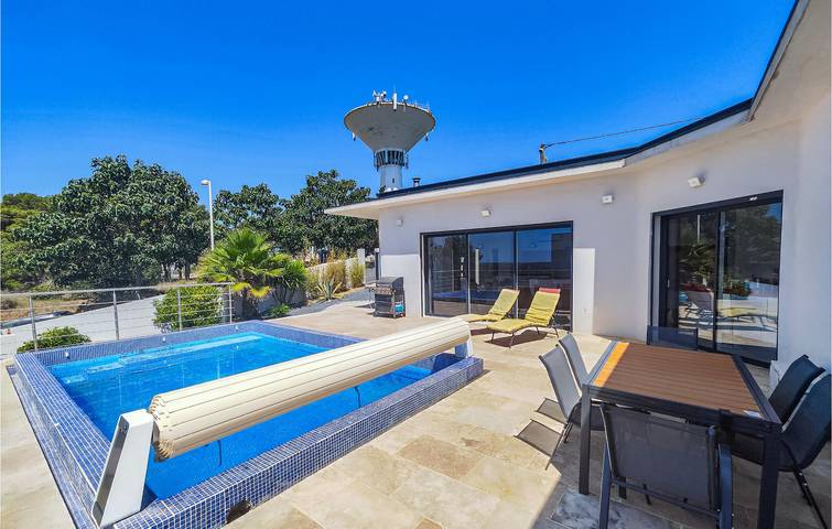 Location de vacances pour 8 personnes, avec piscine ainsi que terrasse et jardin à Portiragnes - 2