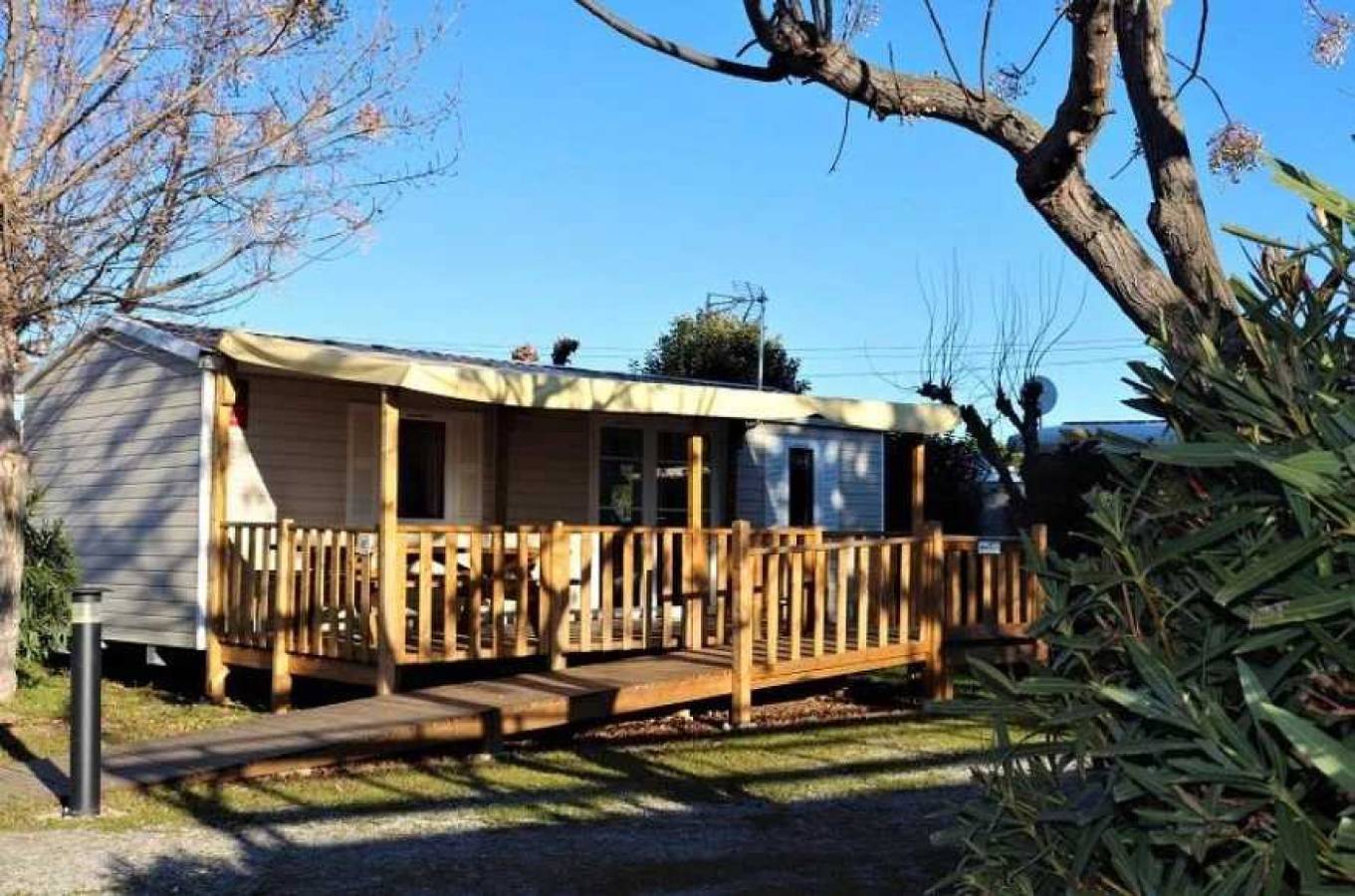 Camping 3 étoiles - ccaaahh in Vic-la-Gardiole, Côte d'Améthyste