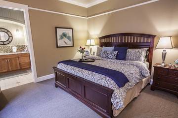 Log Cabin for 6 Guests in Fontana Lake, Swain County, Picture 4