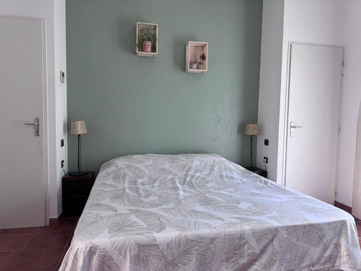 Ganze Wohnung, One-Bedroom Apartment in Thuir, Mittelmeerküste (Frankreich)