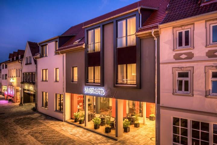 Hotel für 4 Personen, mit Balkon und Terrasse