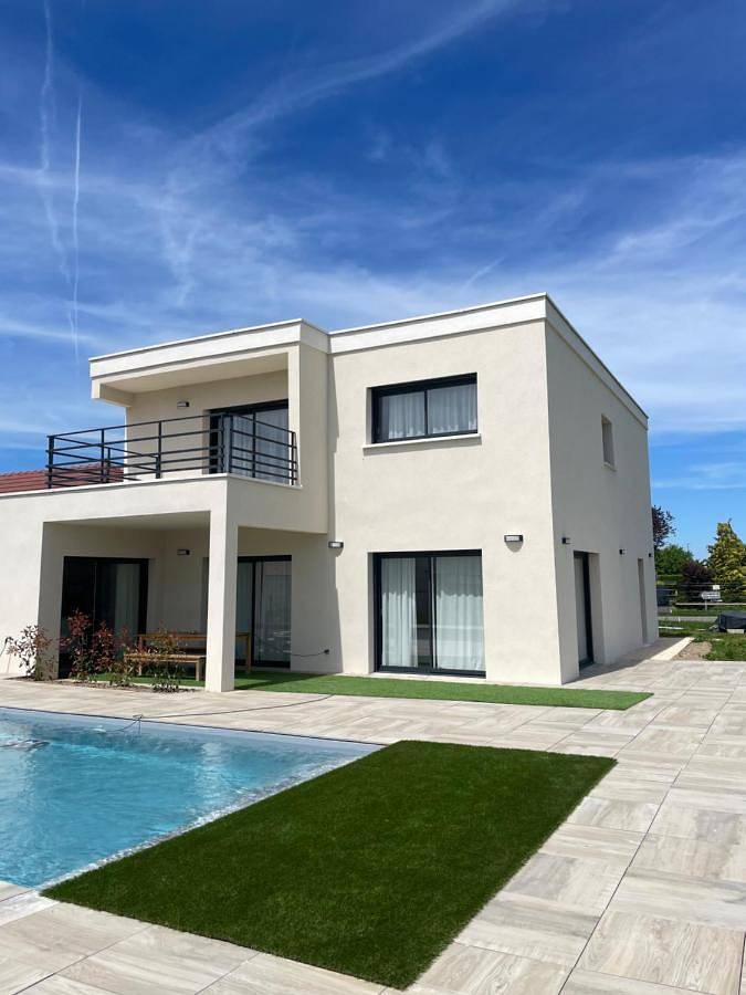 Villa 220 m2 avec 5 chambres 6 lits doubles 2 toilettes 2 salles de bain in Beire-le-Châtel, Région de Dijon