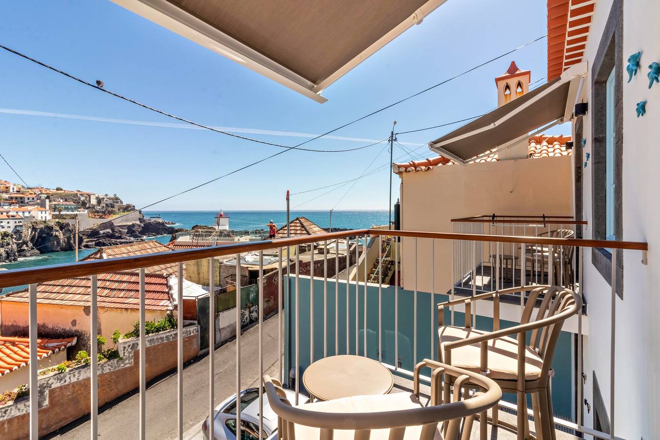 Casa das Andorinhas com Terraço Privado e Wi-Fi in Câmara de Lobos, Madeira