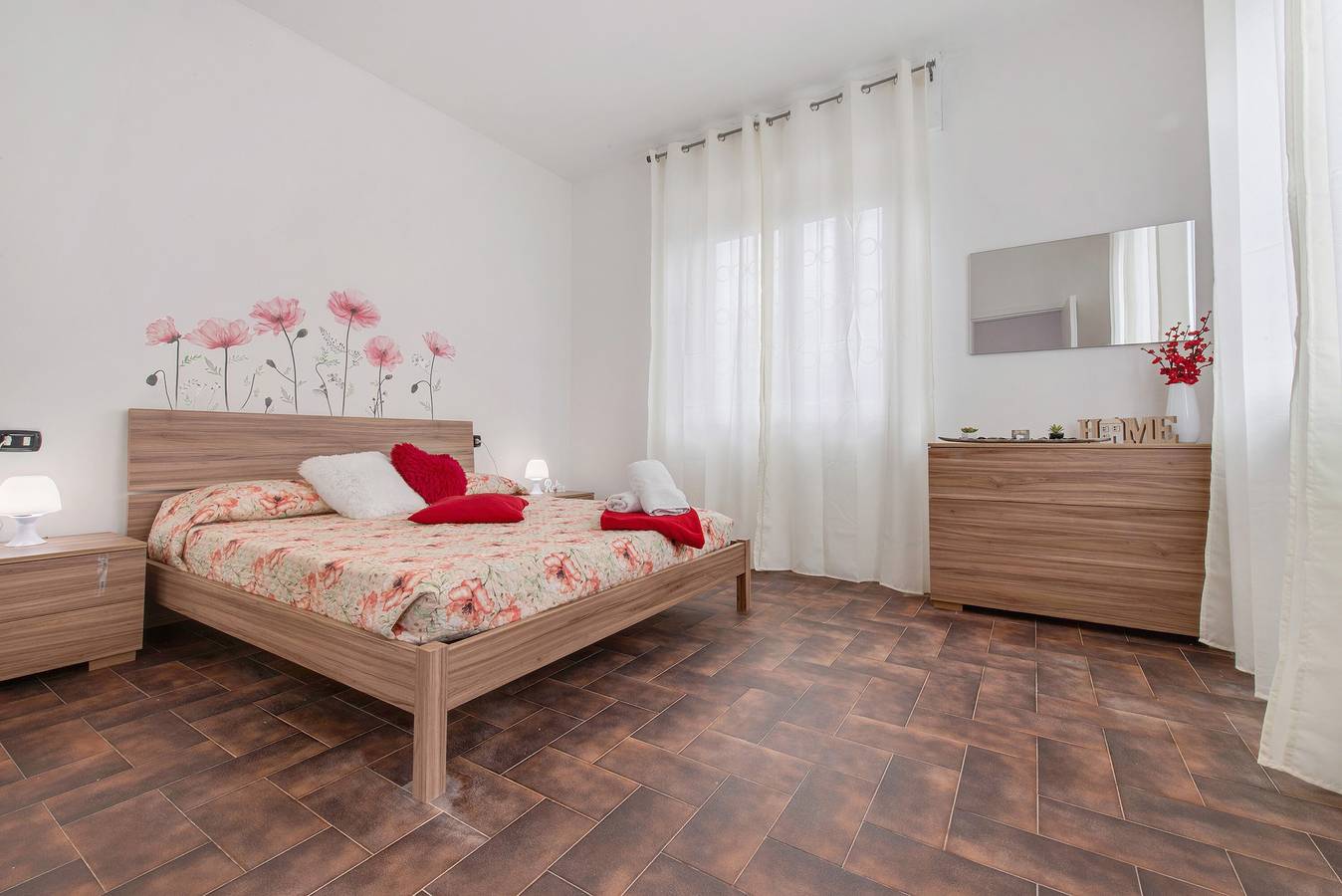 Zimmer 'Rossa' mit gemeinsamer Terrasse und Wi-Fi in Alzate Brianza, Brianza