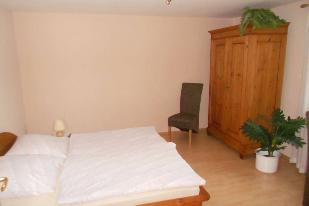 Ganze Wohnung, Ferienwohnung Landhaus Simonis in Pünderich, Traben-Trarbach und Umbegung