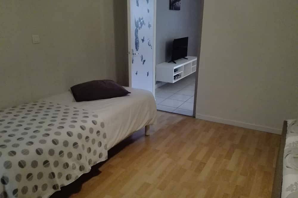 Appartement entier, Grand F2 Châteaugay entre Clermont-Fd, Riom proche vulcania in Châteaugay, Parc naturel régional des Volcans d'Auvergne