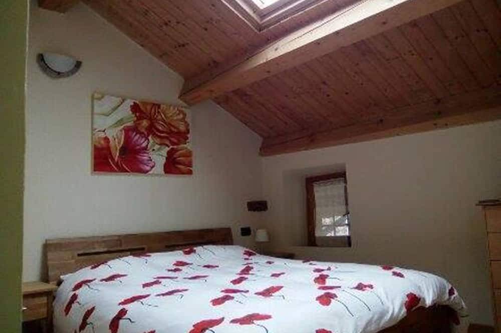 Casa Cesira entre las colinas de Prosecco y los lagos, entre Venecia y los Dolomitas in Tarzo, Carnic Prealps