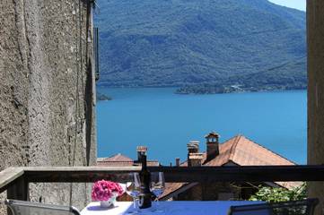Gîte pour 3 personnes, avec jardin ainsi que vue et vue sur le lac à Vercana