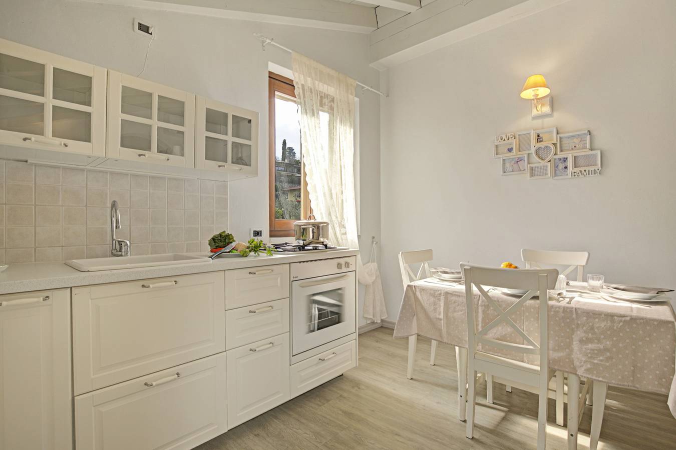 Appartamento intero, Agriturismo Apartment Torre heated pool in Padenghe sul Garda, Prealpi Gardesane