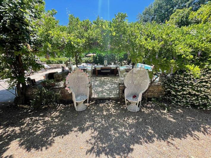 Location de vacances pour 2 personnes, avec piscine ainsi que vue et jardin, animaux acceptés à Villecroze - 4