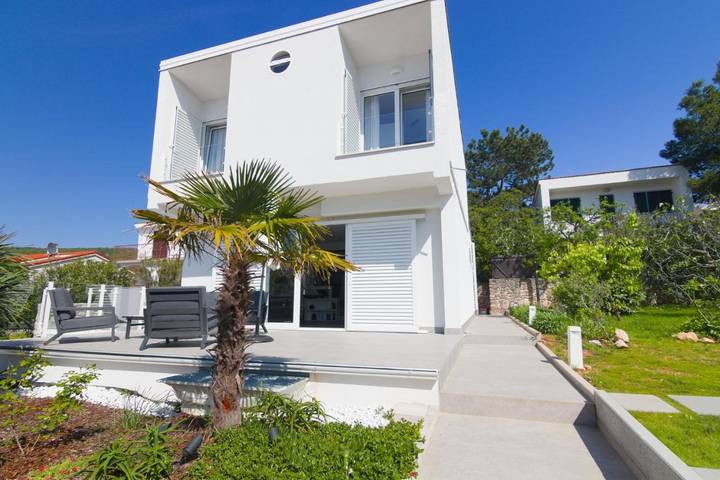 Villa pour 4 personnes, avec Balcon et Jacuzzi ainsi que Terrasse et Jardin à Punat