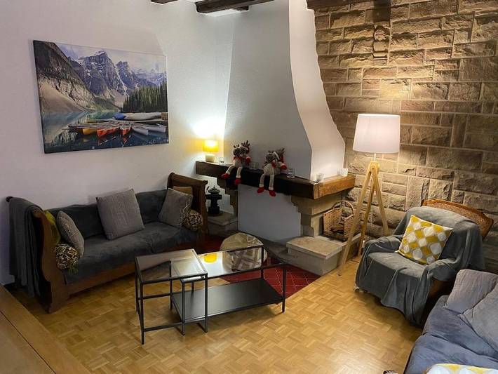 Gîte pour 8 personnes, avec Balcon et Terrasse ainsi que Jardin et Vue à Sondernach
