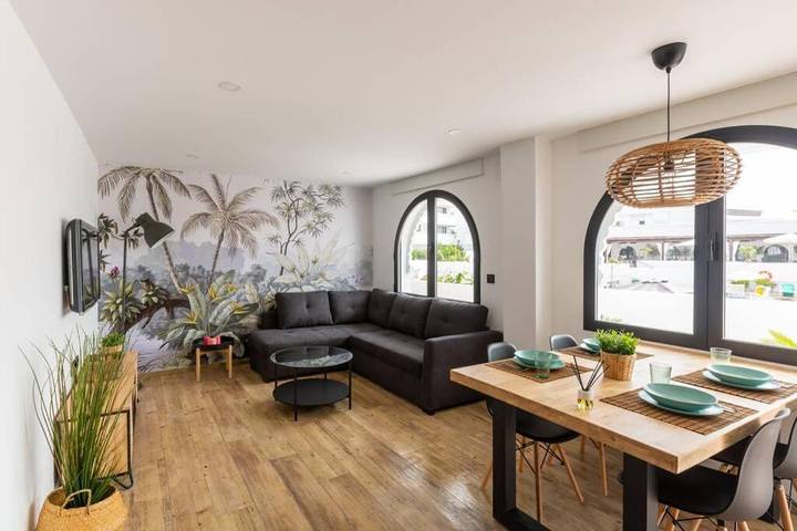 Location de vacances pour 4 personnes, avec vue et balcon ainsi que bassin pour enfant et piscine, adapté aux familles à Mojácar
