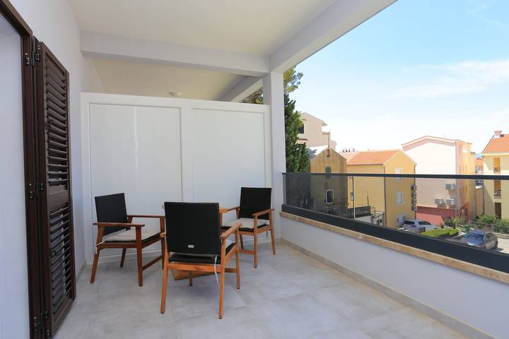 Ferienwohnung für 2 Personen, mit Balkon/Terrasse in Baska Voda