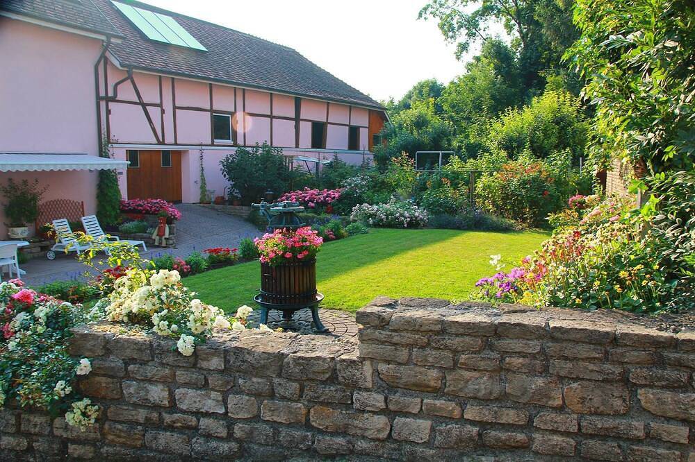 Appartement entier, Gîte confortable Sud Alsace proche des frontières suisses et allemandes in Blotzheim, Région de Mulhouse