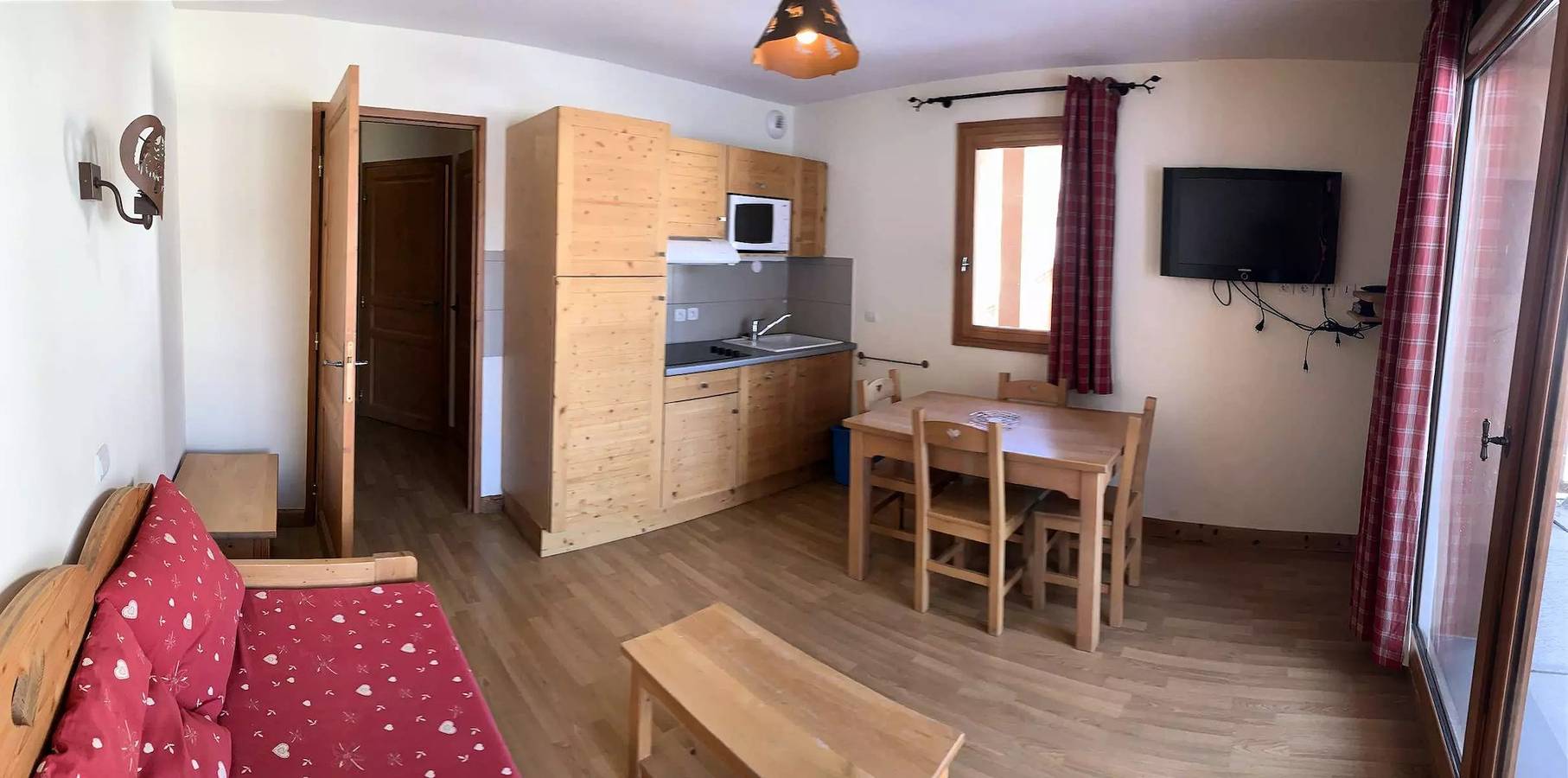 Appartement entier, Appart tout confort plein sud dans résidence de standing & garage au pied des pistes in Vars, Région de Briançon