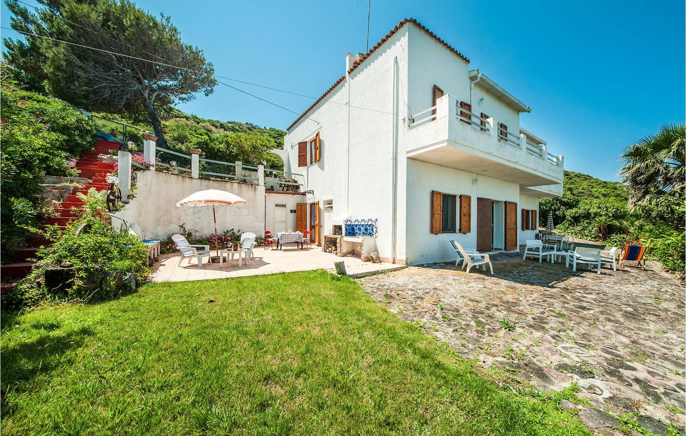 Appartamento vista mare con parcheggio e angolo cottura in Lu Bagnu, Castelsardo