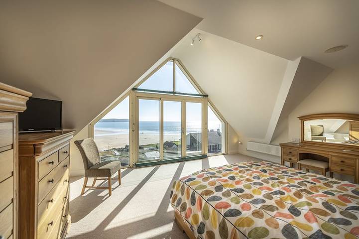 Profitez d'une vue imprenable sur la mer depuis une maison de vacances côtière contemporaine indépendante in Woolacombe, Devon