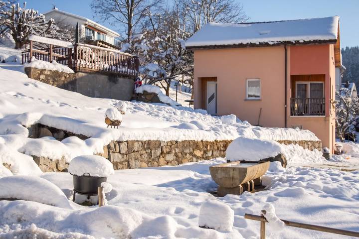 Ferienhaus für 10 Personen, mit Garten und Terrasse sowie Seeblick
