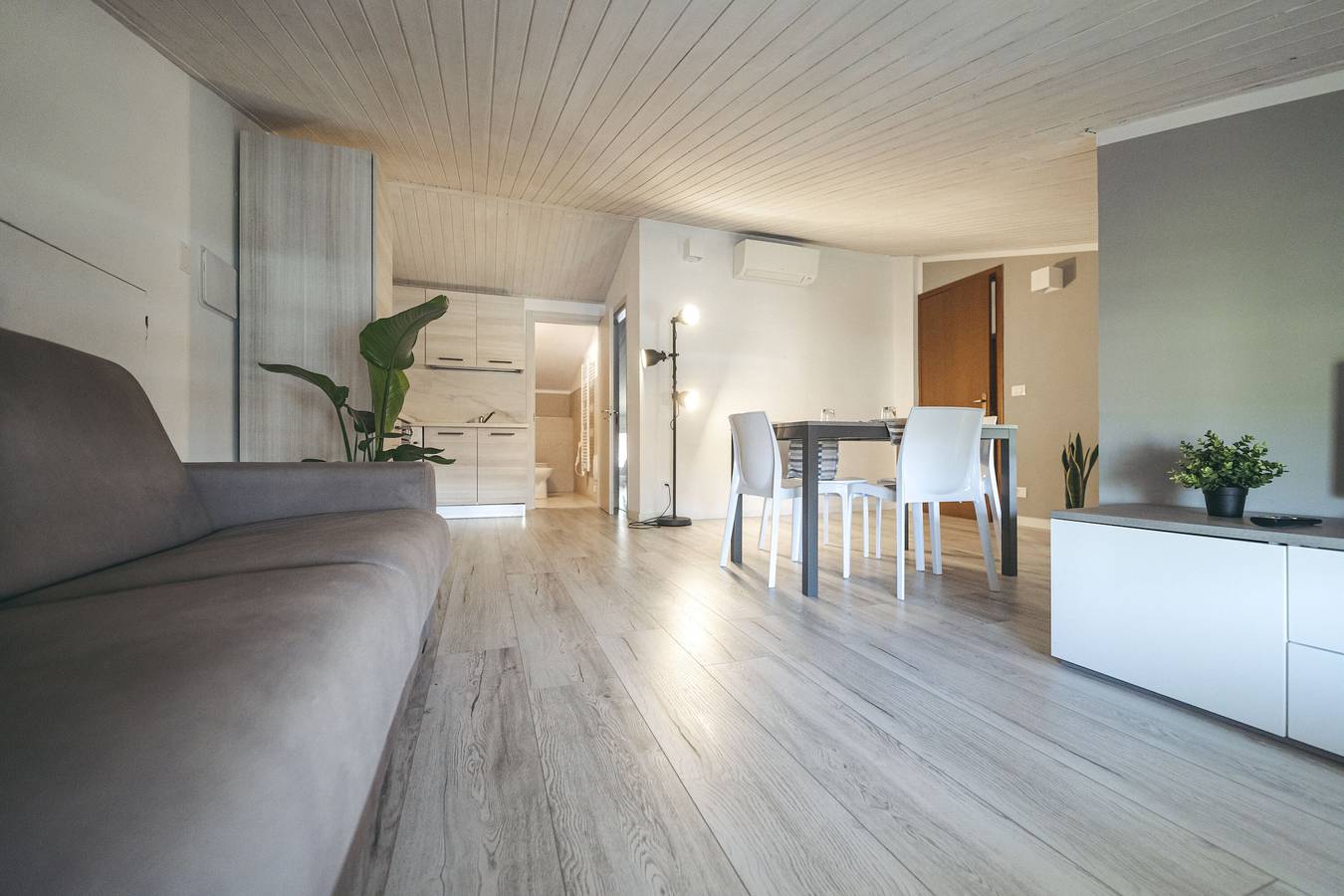 Appartement entier, Appartement 'Mansarda Maxi House' avec Climatisation in Rivoltella del Garda, Desenzano del Garda