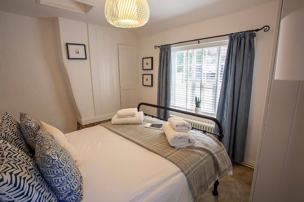 Whitby Boutique - Mast Cottage in Whitby, North York Moors National Park