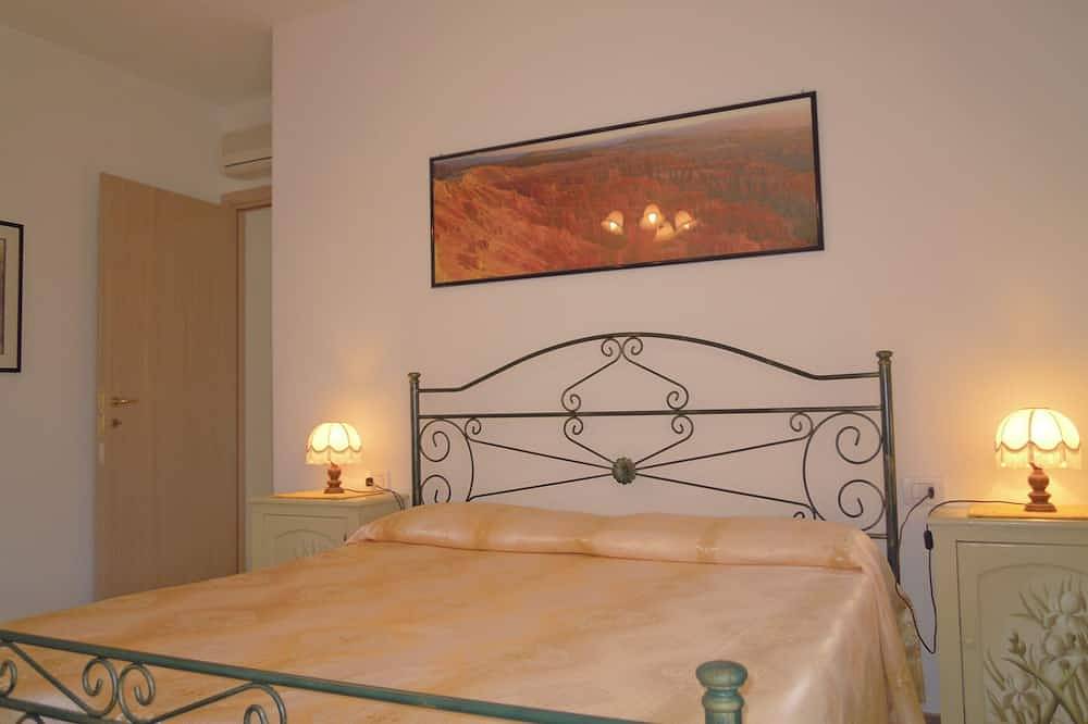 Appartamento intero, Attico con Veranda e Vista Golfo: Tramonti esclusivi a Portata di Mano-Wifi free in Lu Bagnu, Castelsardo